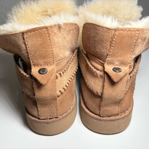 UGG Mckay Chestnut Suede Sheepskin Ankle Boots Booties Size US 8.5 Women - Picture 7 of 16